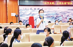深圳光明人才进校园活动举行 在课堂上播下“科学的种子”