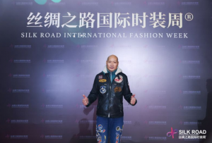 著名演员陈威出席2023丝绸之路国际时尚盛典暨“金嫘奖”颁奖礼